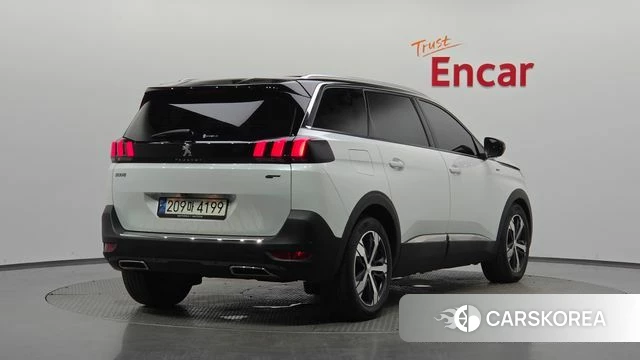 Peugeot 5008 second generation 2021 Белый из Кореи
