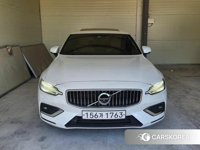Volvo S60 3rd generation 2019 Белый из Кореи