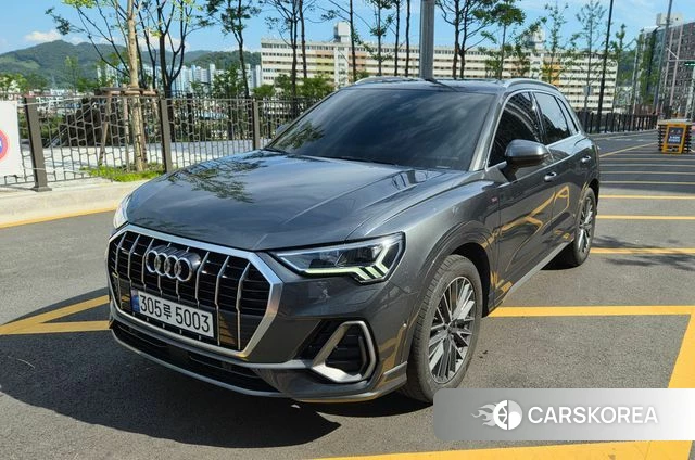 Audi Q3 (F3) 2022 Серый из Кореи