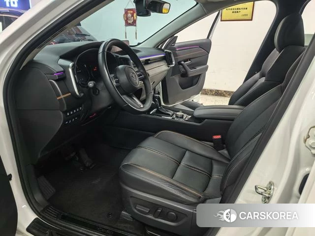 Mazda CX-50 line also 2023 Белый из Китая