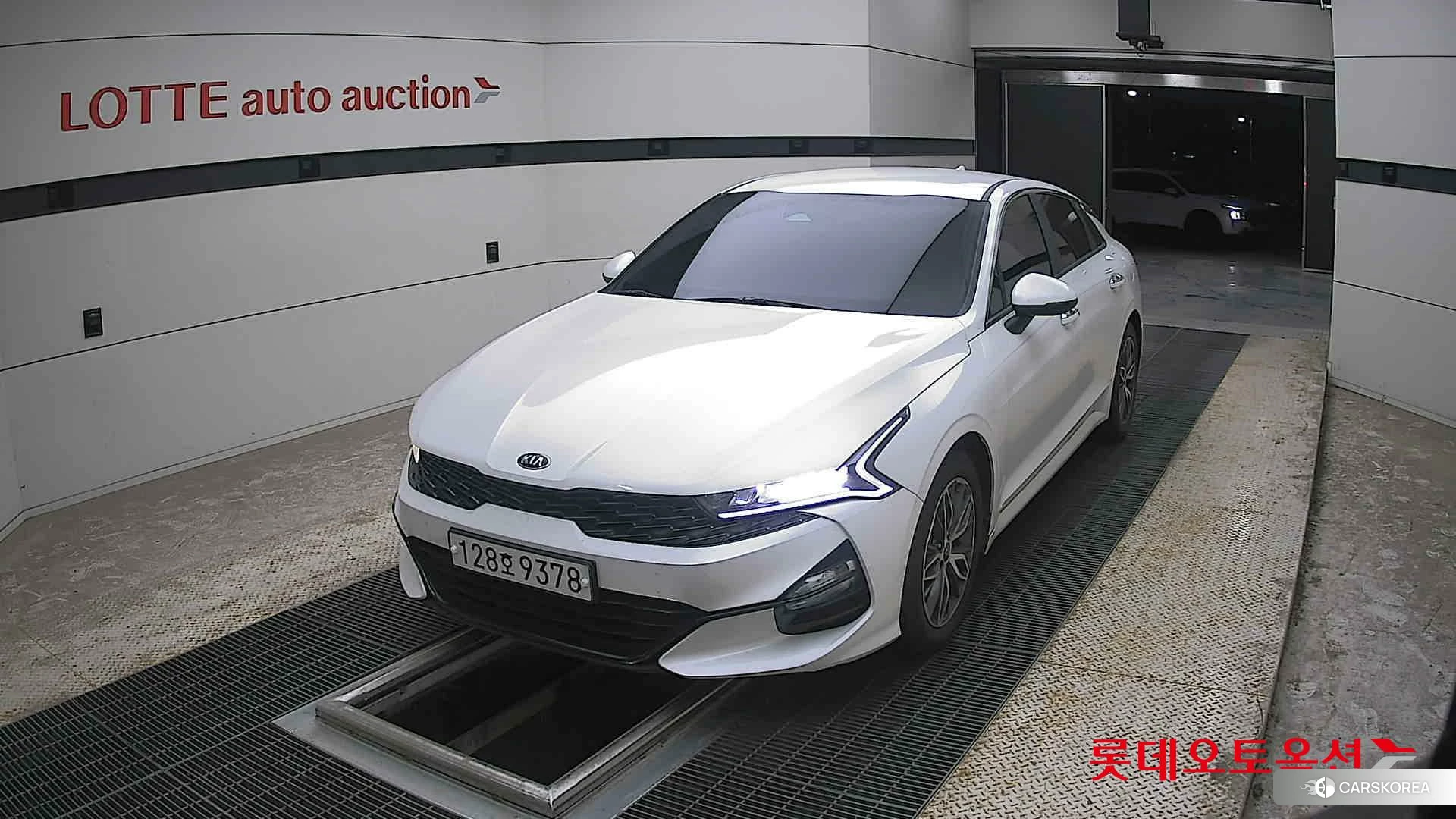 Kia K5 2020 Snow White Pearl (optional) из Кореи