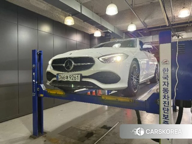 Mercedes-Benz C-Class W206 2023 Белый из Кореи