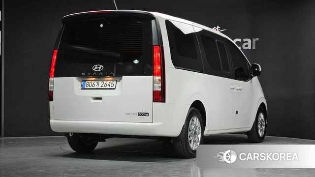 Hyundai Staria 2025 Белый из Кореи