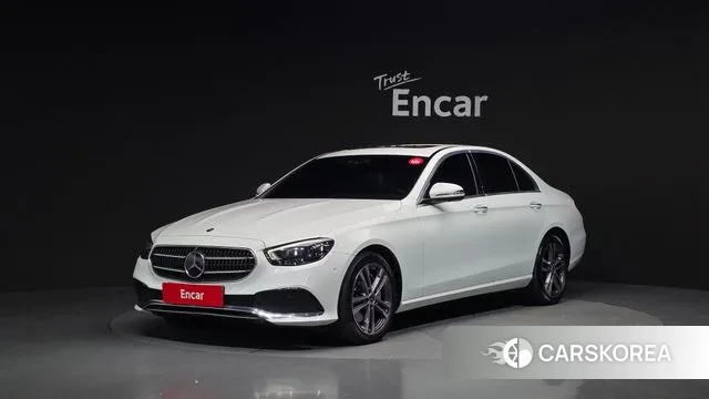 Mercedes-Benz E-Class W213 2021 Белый из Кореи