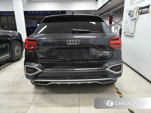 Audi Q2L 2022 Темно-серый из Китая