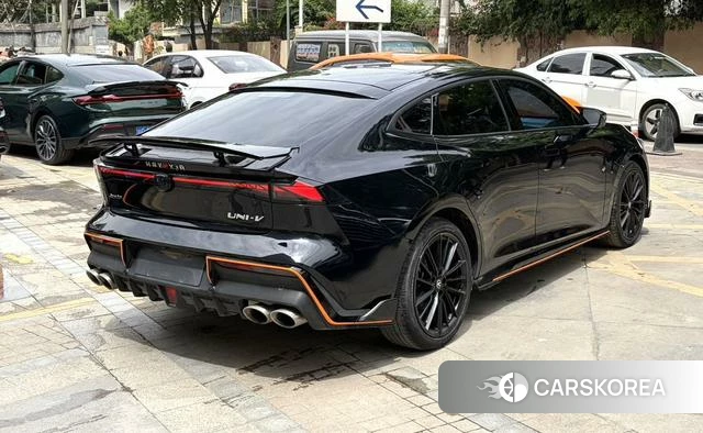 Chang'an UNI-V 2022 Черный из Китая