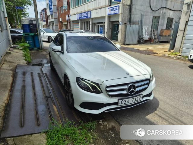 Mercedes-Benz E-Class W213 2019 Белый из Кореи