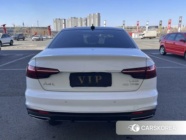 Audi A4L 2023 Белый из Китая