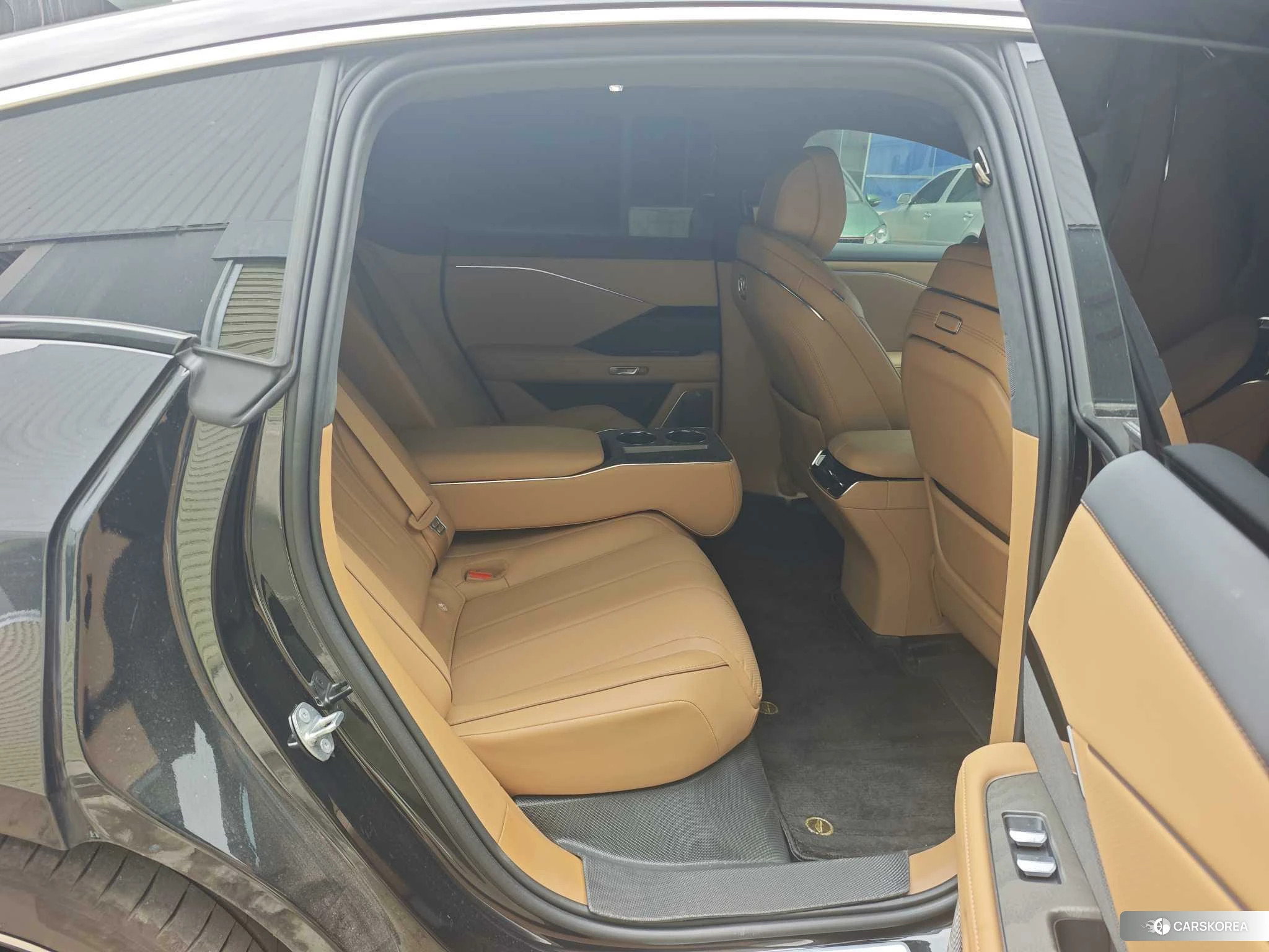 Toyota Platinum Wisdom 7 2026 Черный из Китая