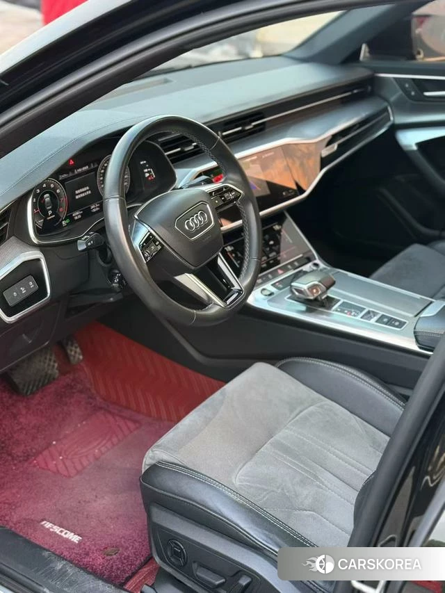 Audi A6L 2021 Черный из Китая
