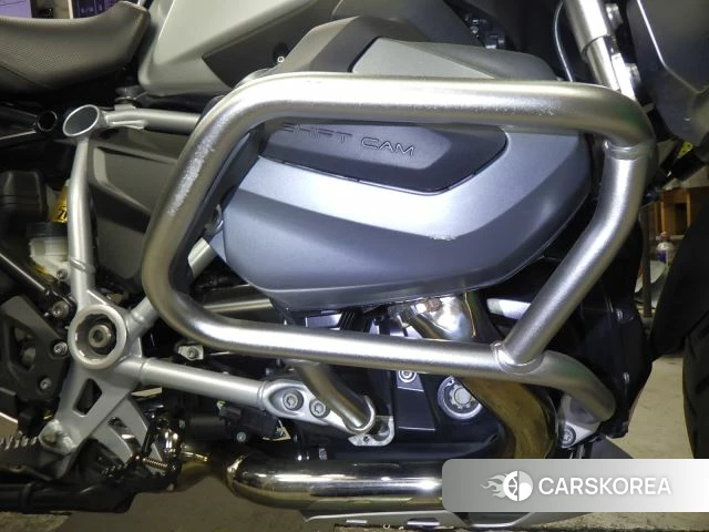 Engine photo