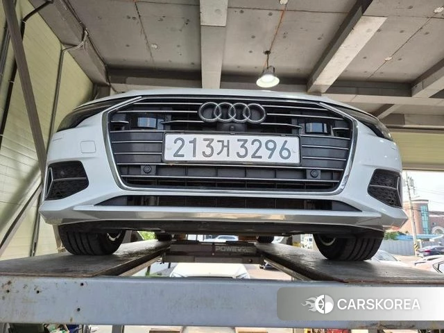 Audi A6 (C8) 2023 Белый из Кореи