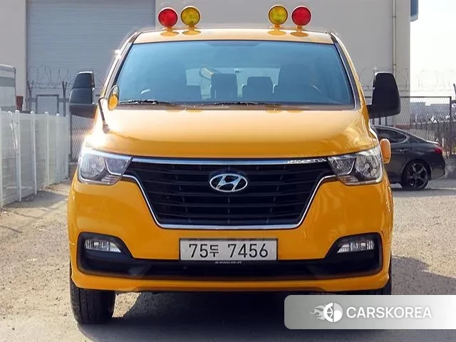 Hyundai The New Grand Starex 2020 Желтый из Кореи