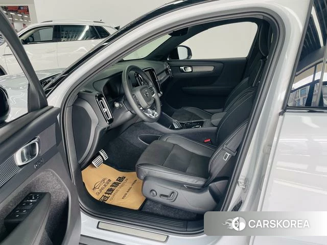 Volvo XC40 EV 2022 Белый из Китая