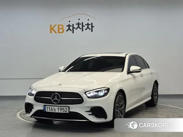 Mercedes-Benz E-Class W213 2021 Белый из Кореи