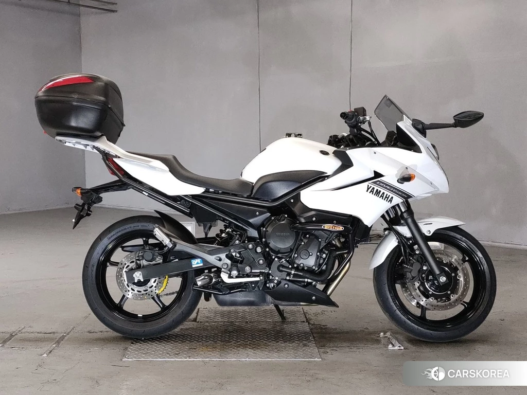 Проданный Yamaha XJ6 DIVERSION 2010 из Японии