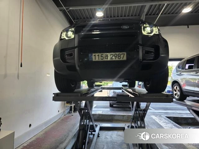 Land Rover Defender (L663) 2022 Черный из Кореи