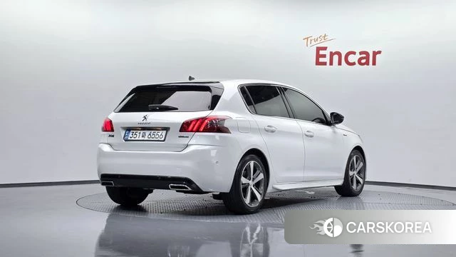 Peugeot 308 second generation 2019 Белый из Кореи