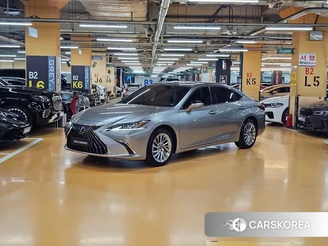 Lexus ES300h 7th generation 2024 Песочный из Кореи
