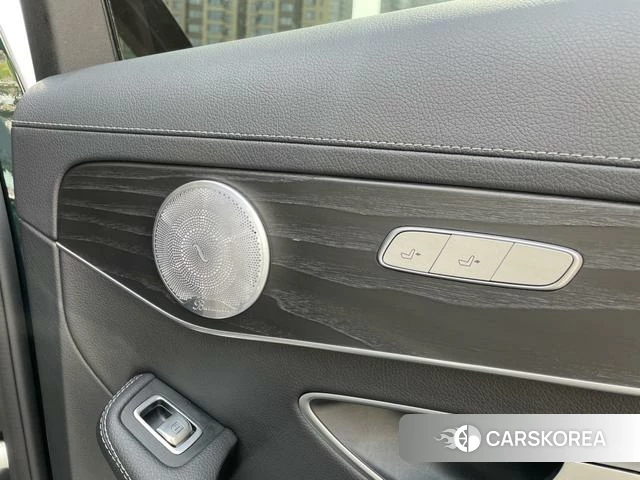 Mercedes-Benz Class C 2021 Зеленый из Китая