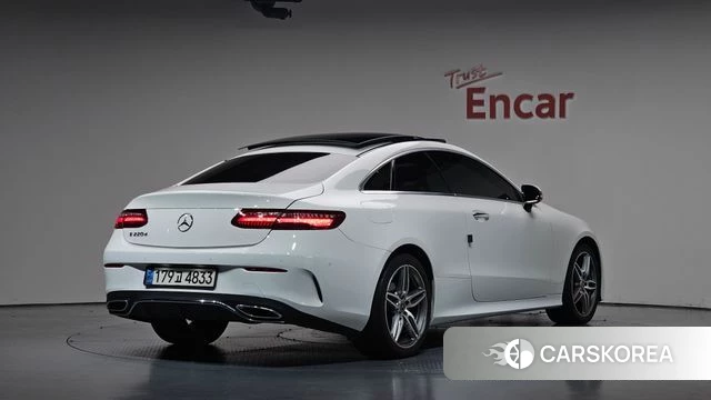 Mercedes-Benz E-Class W213 2018 Белый из Кореи