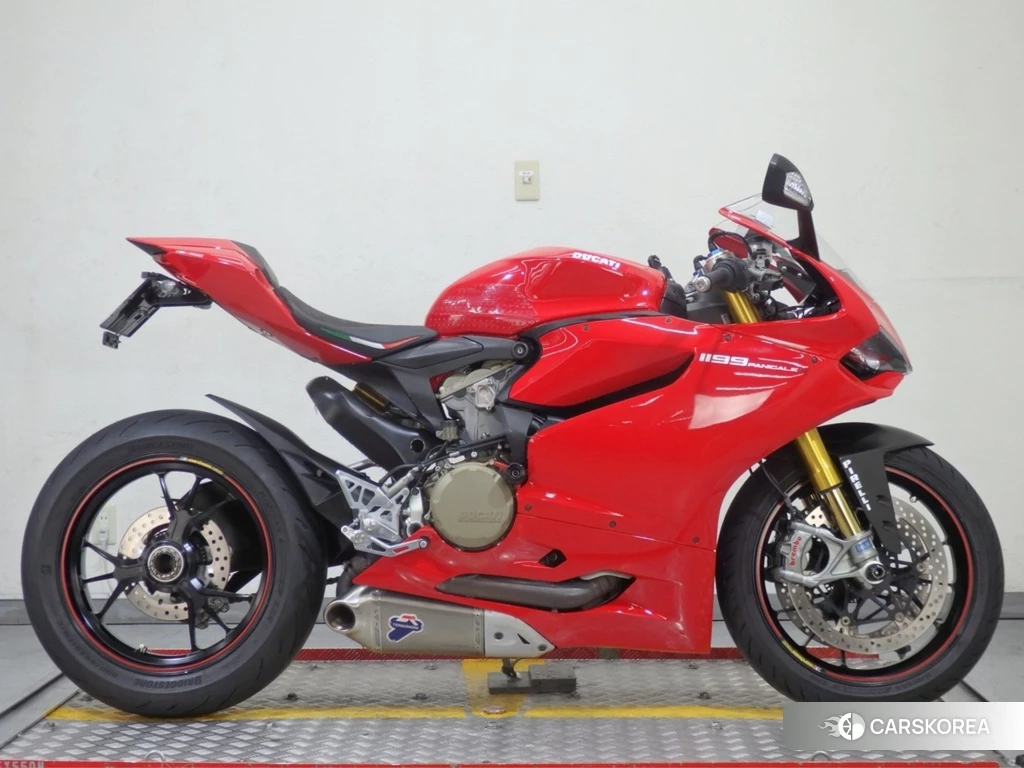 Проданный Ducati 1199 PANIGALE S 2012 из Японии, фото 2