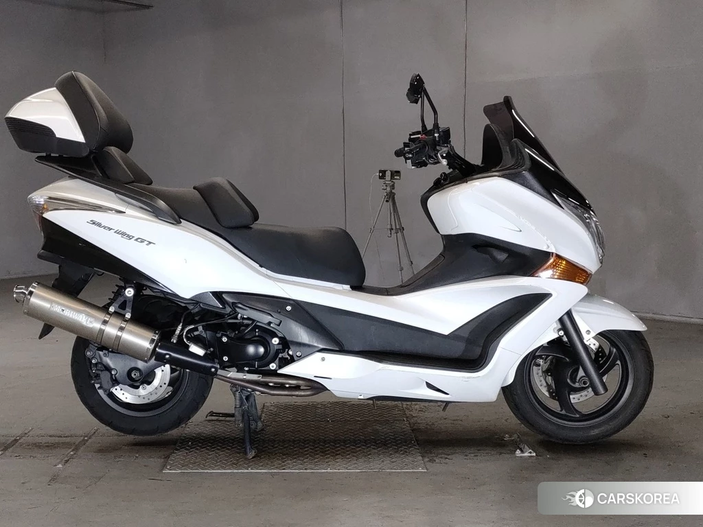 Проданный Honda SILVER WING 400 GT 2012 из Японии, фото 2