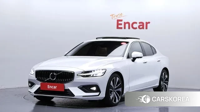 Volvo S60 3rd generation 2023 Белый из Кореи
