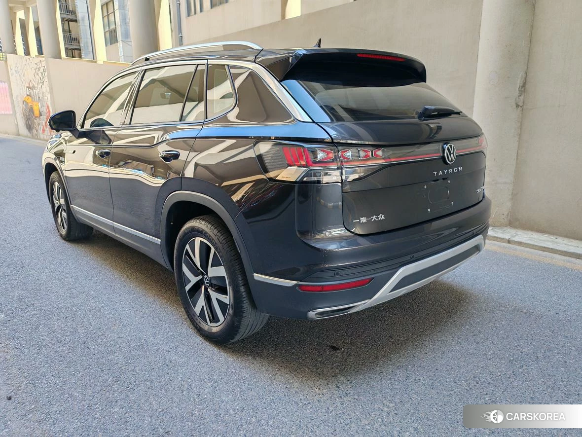 Volkswagen Tanyue 2022 Темно-серый из Китая