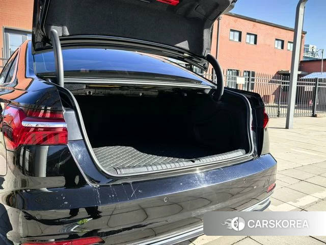 Audi A6L 2024 Черный из Китая