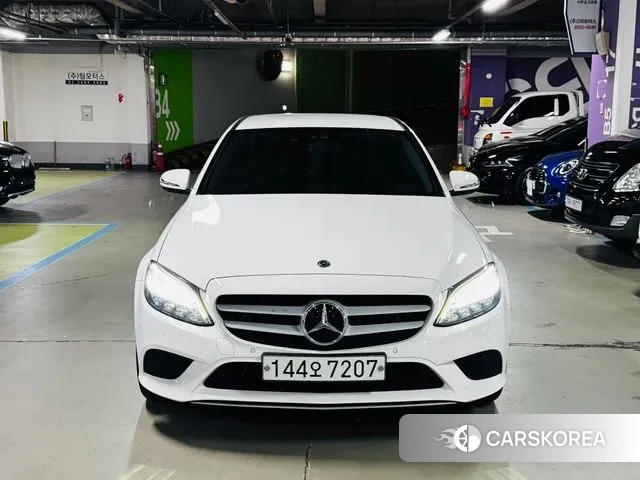 Mercedes-Benz C-Class W205 2019 Белый из Кореи