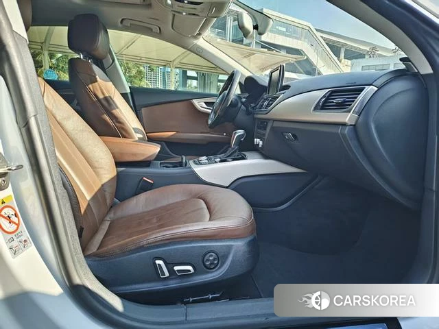 Audi A7 2018 Белый из Китая