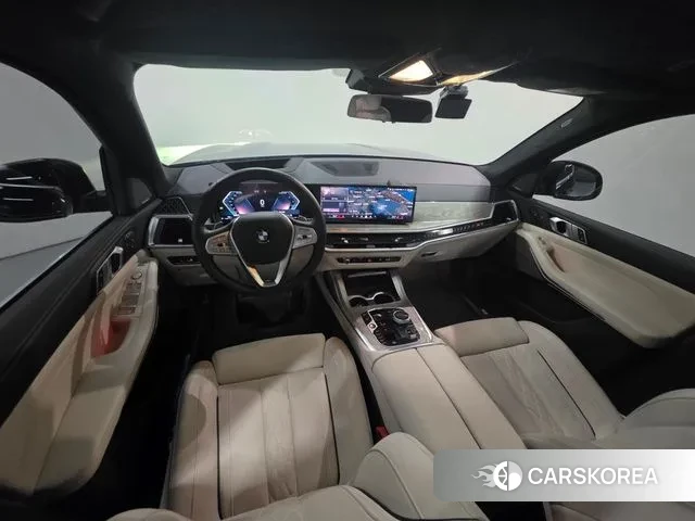 BMW X7 (G07) 2023 Черный из Кореи