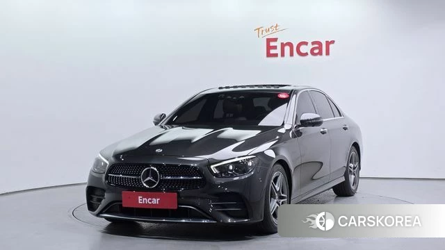 Mercedes-Benz E-Class W213 2023 Серый из Кореи
