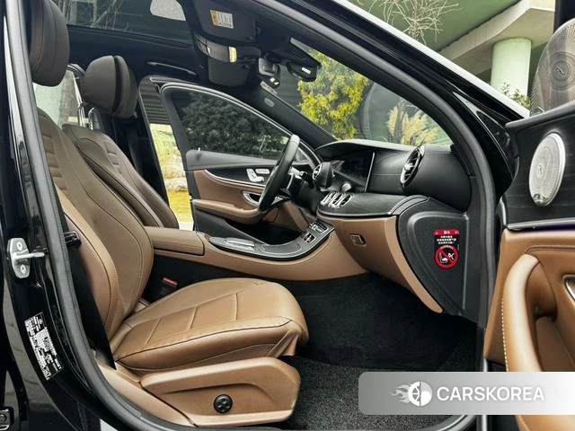 Mercedes-Benz E-class PHEV 2023 Черный из Китая