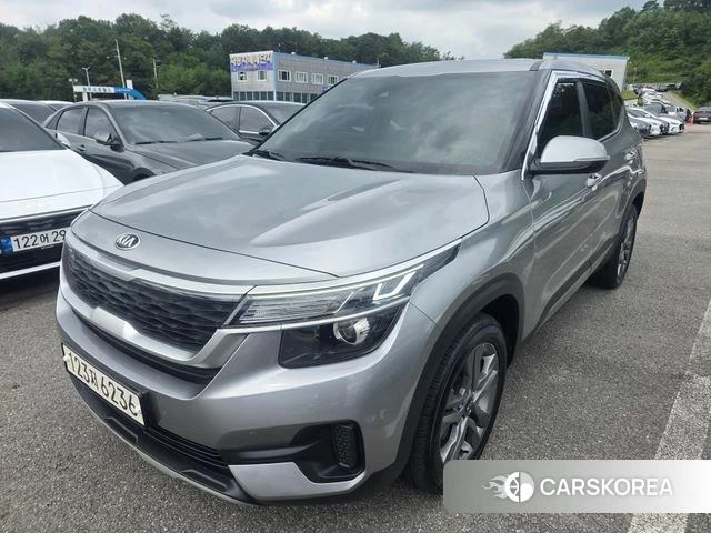 Kia Seltos 2019 Серебристо-серый из Кореи
