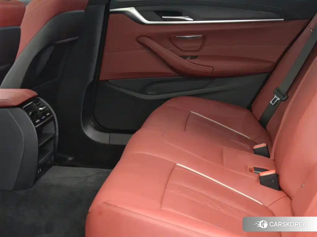 BMW 5 Series New Energy 2022 Черный из Китая