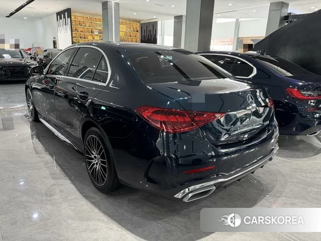 Mercedes-Benz Class C 2023 Зеленый из Китая
