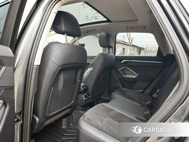 Audi Q3 2021 Темно-серый из Китая
