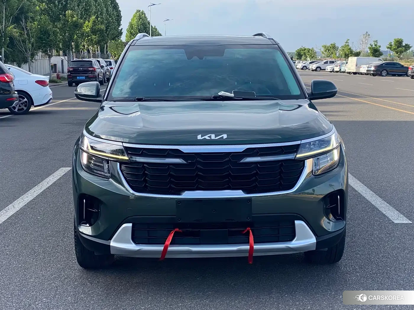 Kia Seltos 2023 Зеленый из Китая