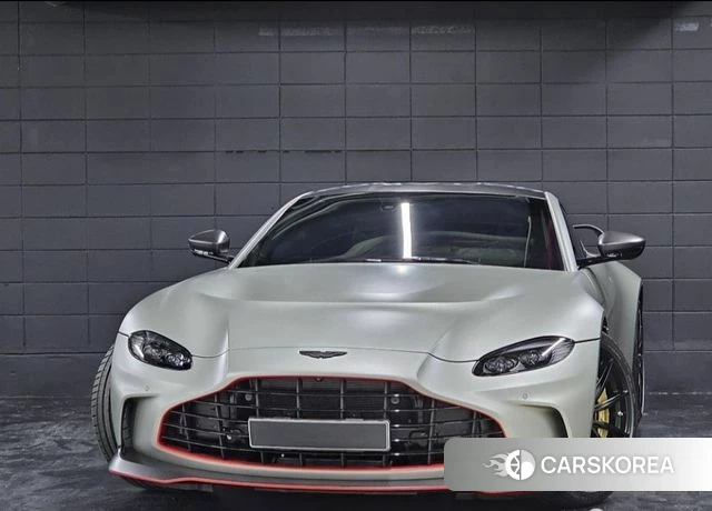 Aston Martin Vantage 2nd Generation 2023 Серый из Кореи
