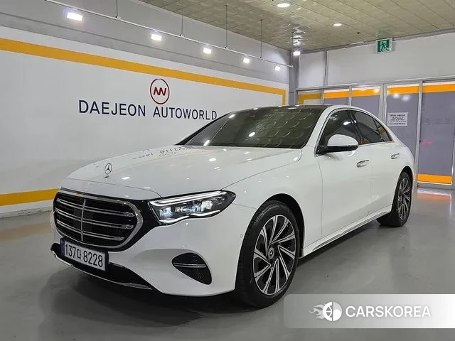 Mercedes-Benz E-Class W214 2025 Белый из Кореи