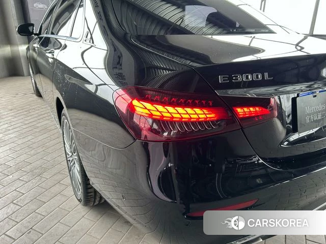 Mercedes-Benz E-class 2022 Черный из Китая