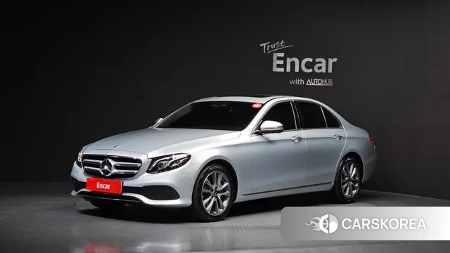 Mercedes-Benz E-Class W213 2018 Серебряный из Кореи