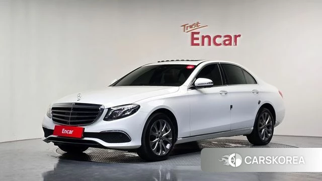 Mercedes-Benz E-Class W213 2020 Белый из Кореи
