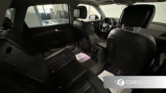 Audi Q5L 2022 Черный из Китая