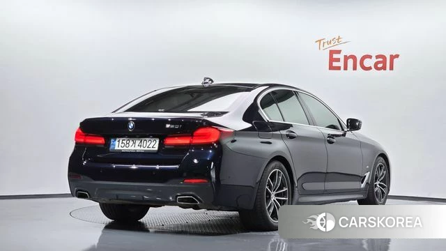BMW 5 Series (G30) 2021 Черный из Кореи