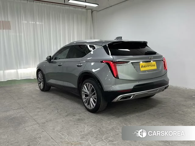 Cadillac GT4 2023 Серебристо-серый из Китая