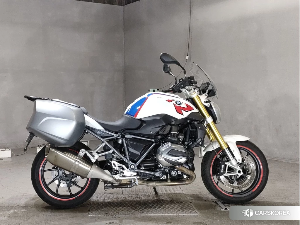 Проданный BMW R1200R 2016 из Японии