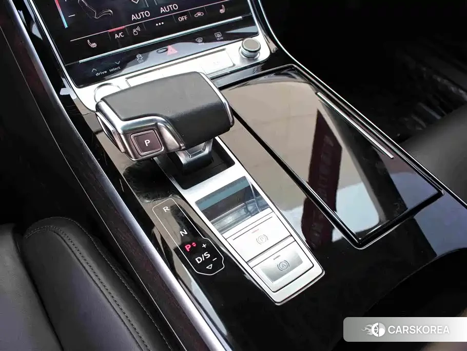 Audi A8 2020 Черный из Китая